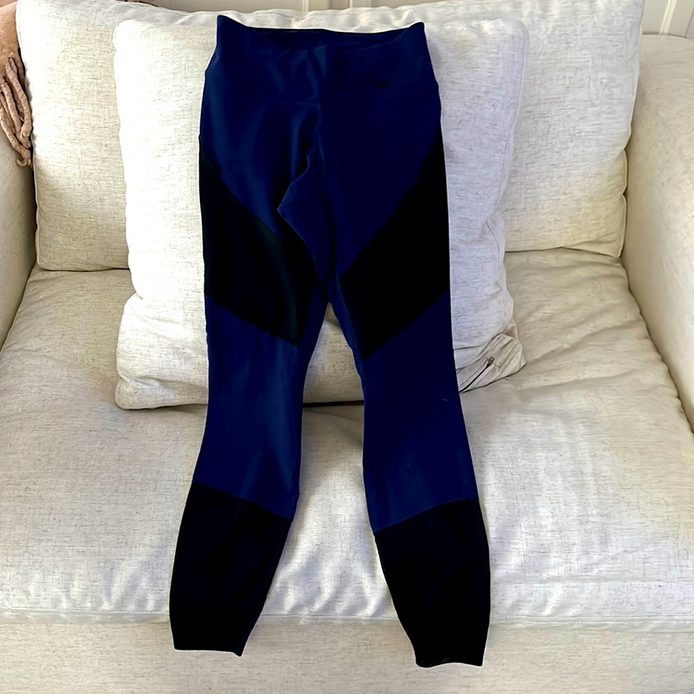 Women’s Nike dri-fit navy blue workout leggings size S